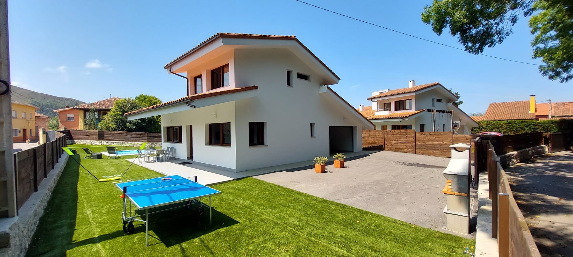 ☀️ Villa Valdés | Chalet Vacacional con piscina, BBQ y sala de juegos · Fotos 2